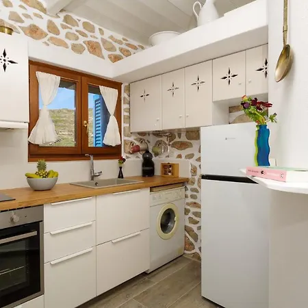 Olivia's Countryside House * Krotiri