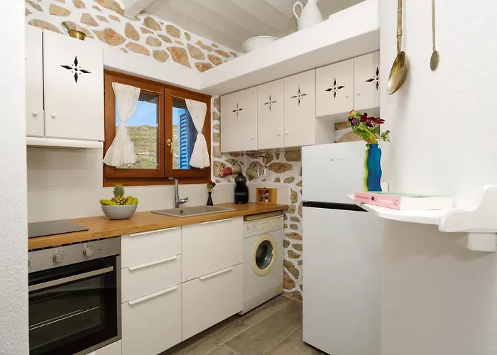 Olivia's Countryside House * Krotiri